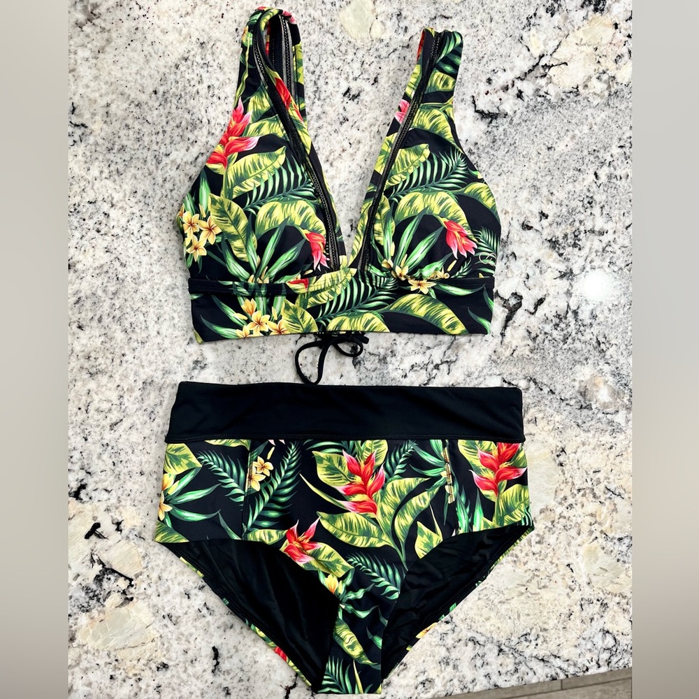 Brand new Calia by Carrie Underwood 2 piece swimsuit size medium